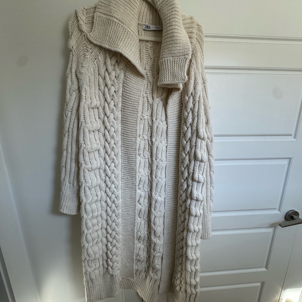 Zara Cream Cable Knit Cardigan -NEVER WORN WITH TAGS